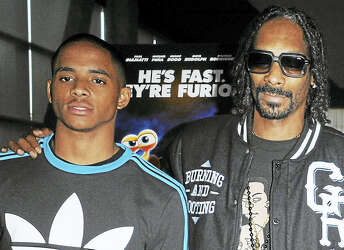 Snoop Dogg S Son Leaves Ucla Football Again New Haven Register