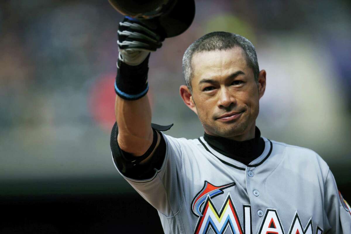 Ichiro Suzuki gets 3,000th career hit in major leagues