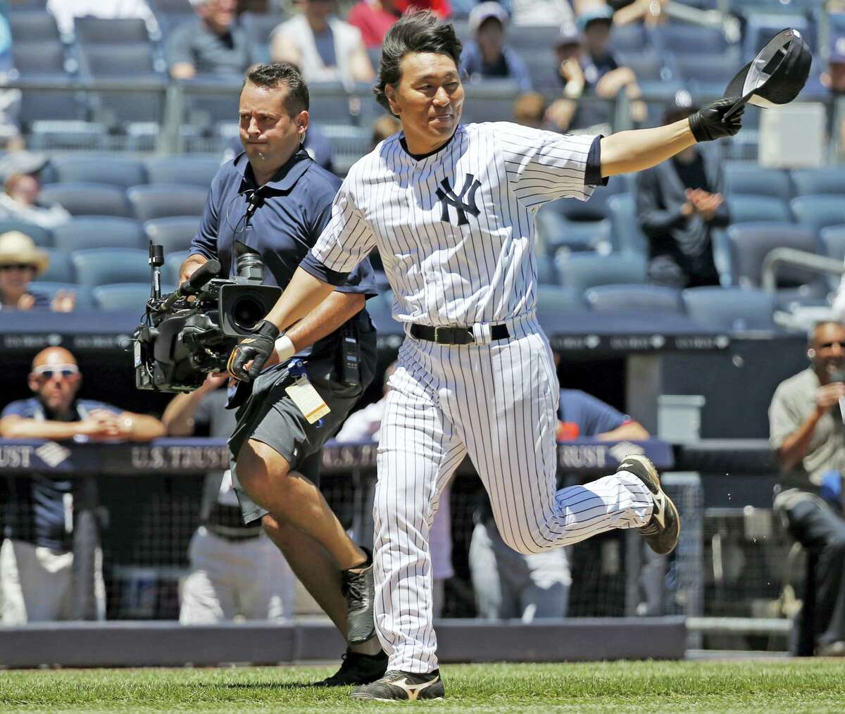 Never too old: Hideki Matsui hits long HR on Yankees' Old-Timers' Day