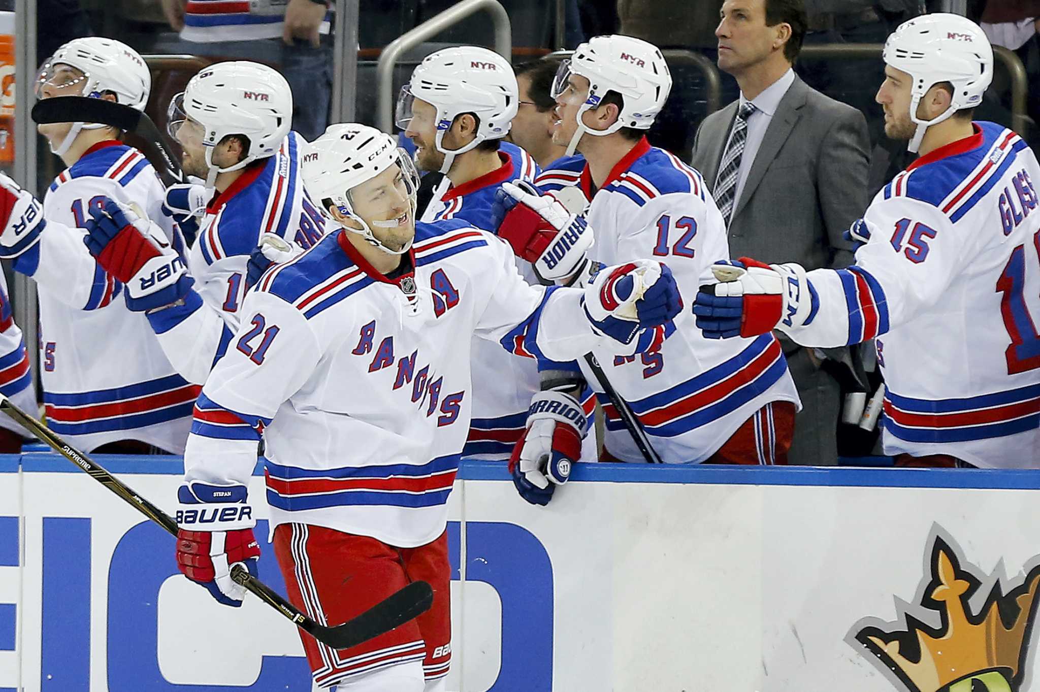 Stepan sparks Rangers past Flyers