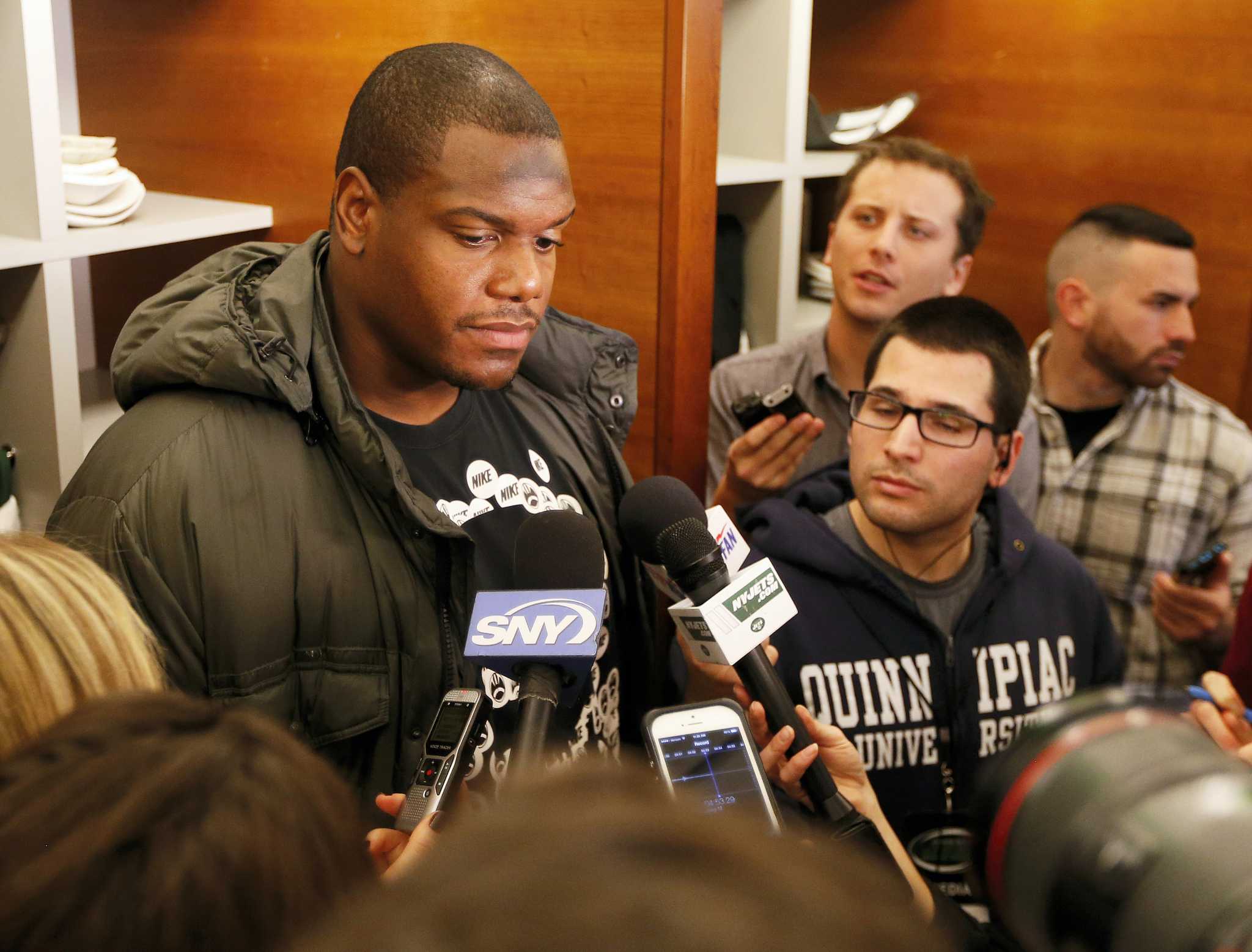 New York Jets left tackle D'Brickashaw Ferguson surprisingly retires at 32, New York Jets