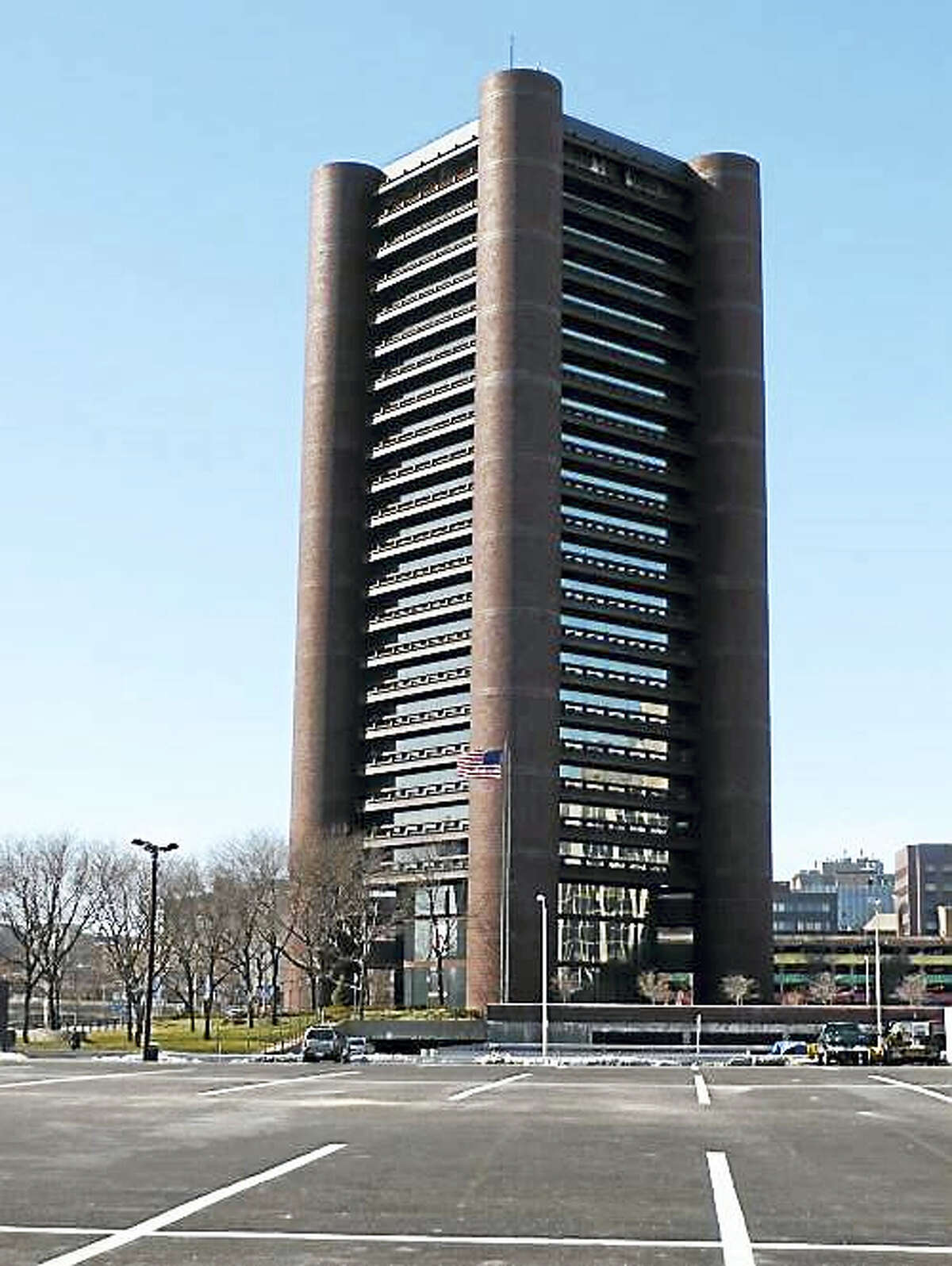 Duo Dickinson: New Haven Knights of Columbus building — an icon reclad 