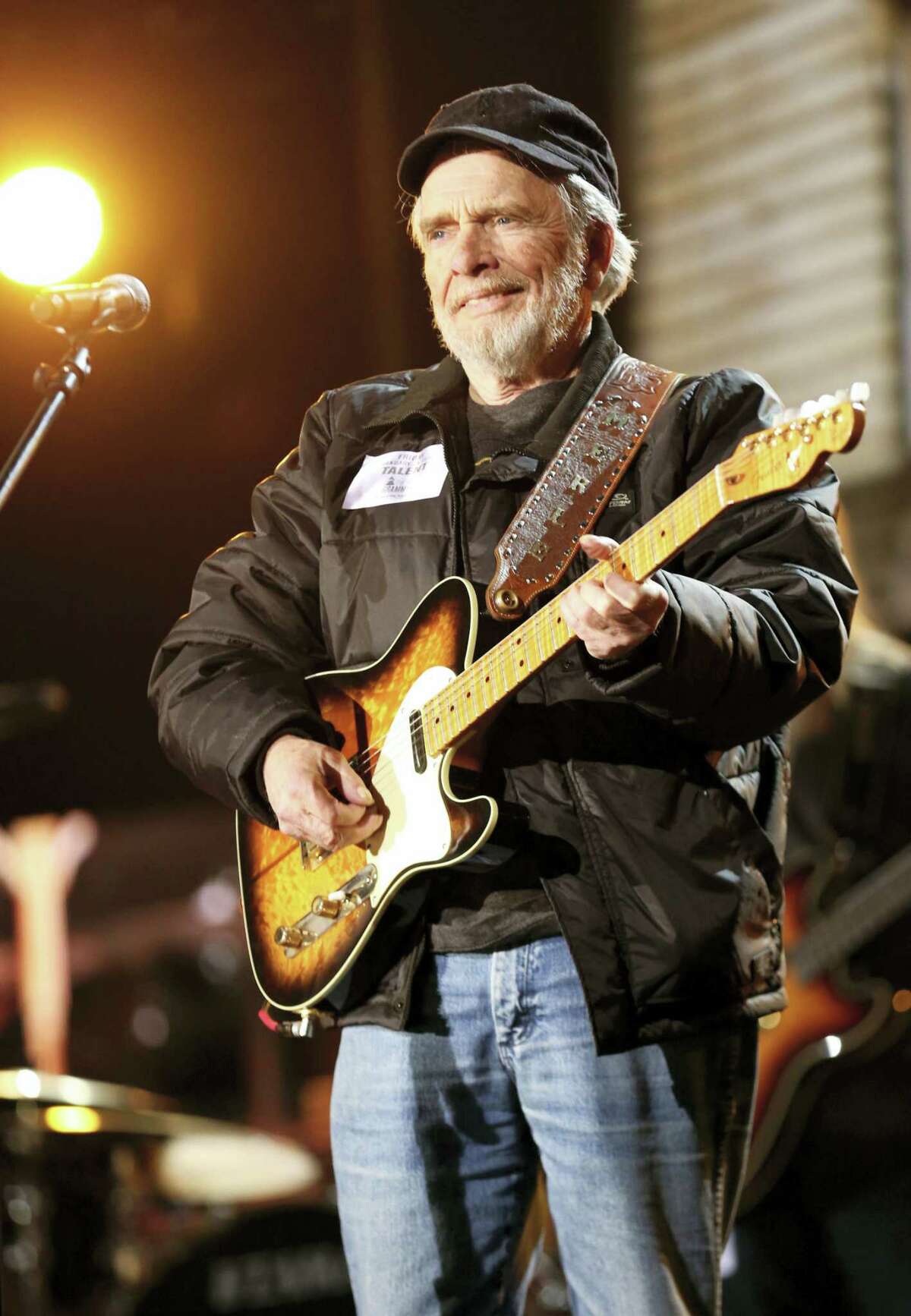  It's All In The Movies : Merle Haggard And The Strangers: Música  Digital