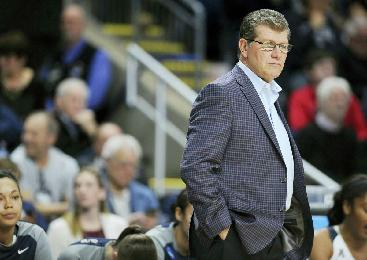Coach Geno Auriemma and UConn are trying to become the first Division I women’s basketball team to win four straight national titles.