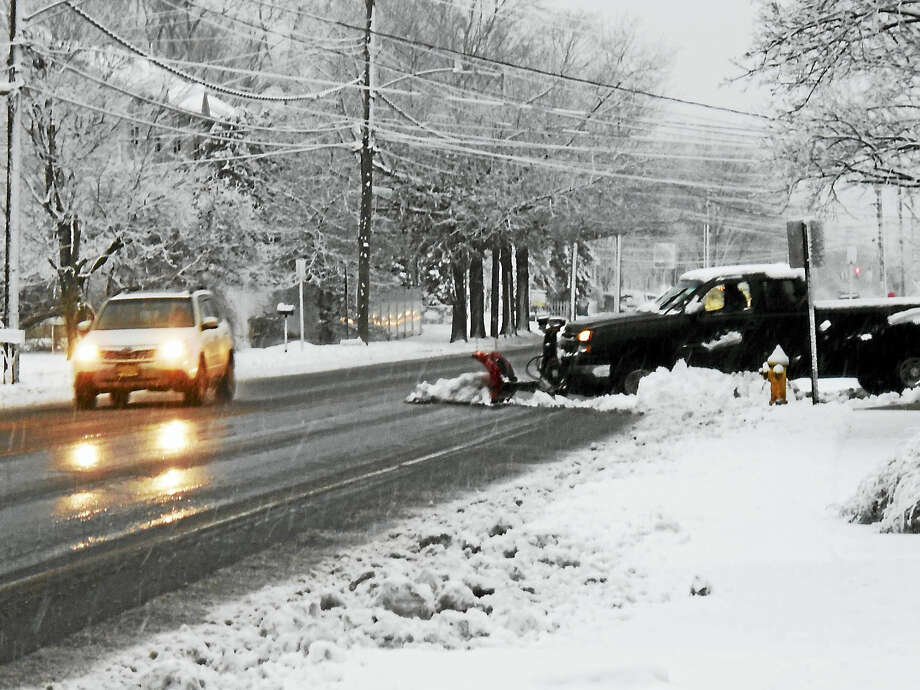 Snowstorm knocks out power to thousands in Connecticut New Haven Register