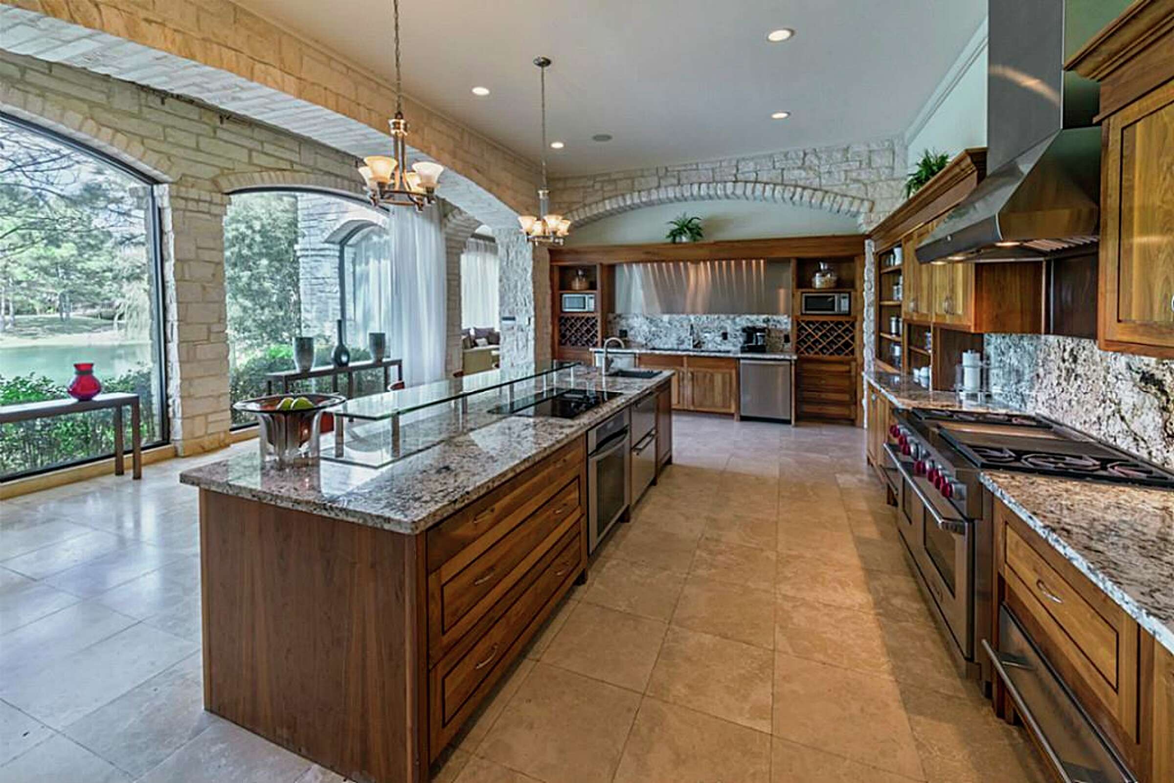 Price reduced on jawdropping Tomball ranch for sale