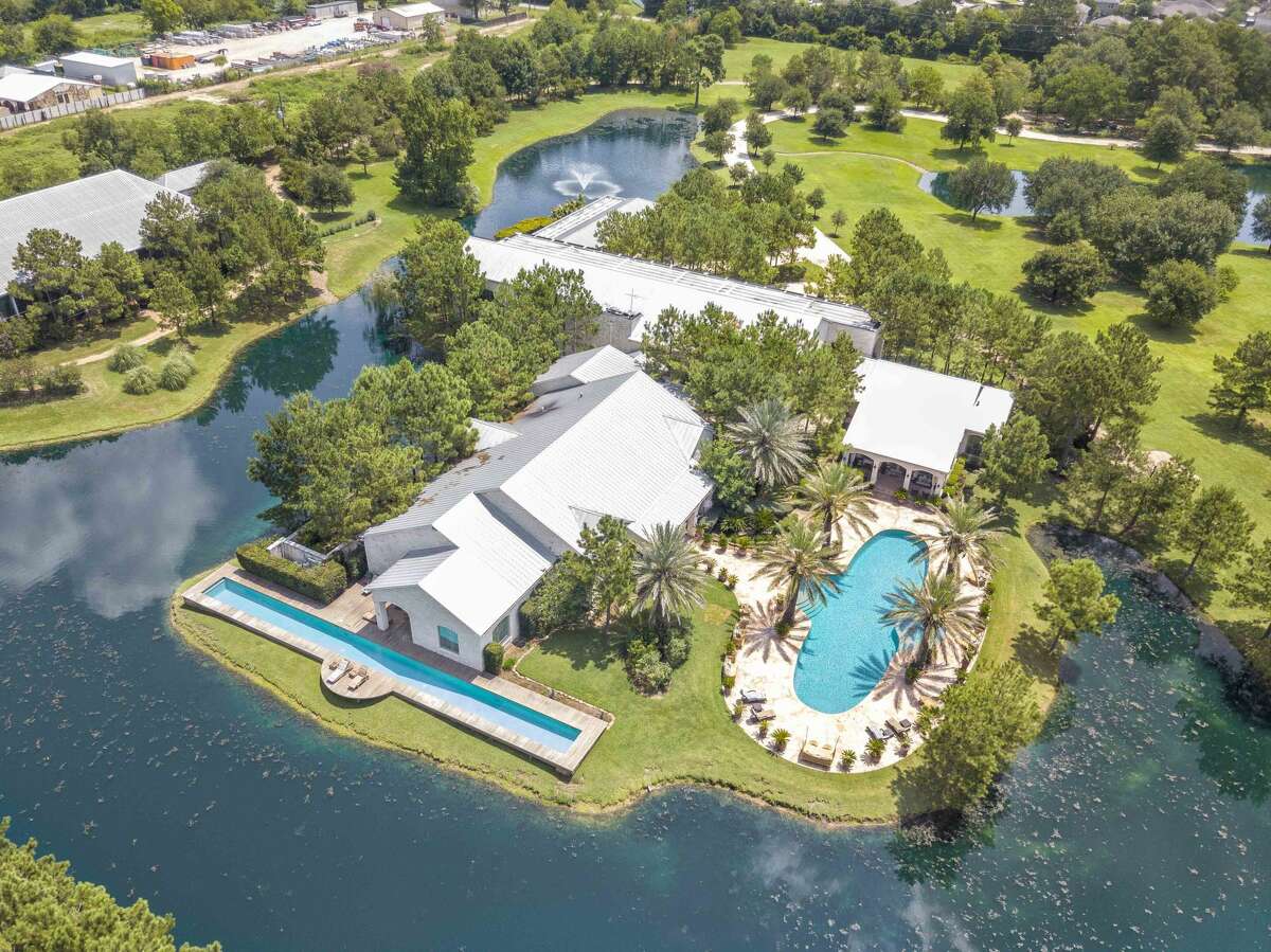 Price reduced on jawdropping Tomball ranch for sale