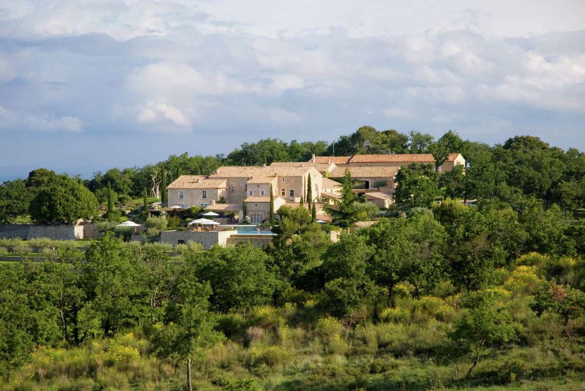 Chronicle wine columnist Dale Robertson joined other wine lovers for the "Fine Minds 4 Fine Wines, a Think Tank Amongst Wine Tanks" at La Verrière, home of the Chène Bleu winery in France.﻿