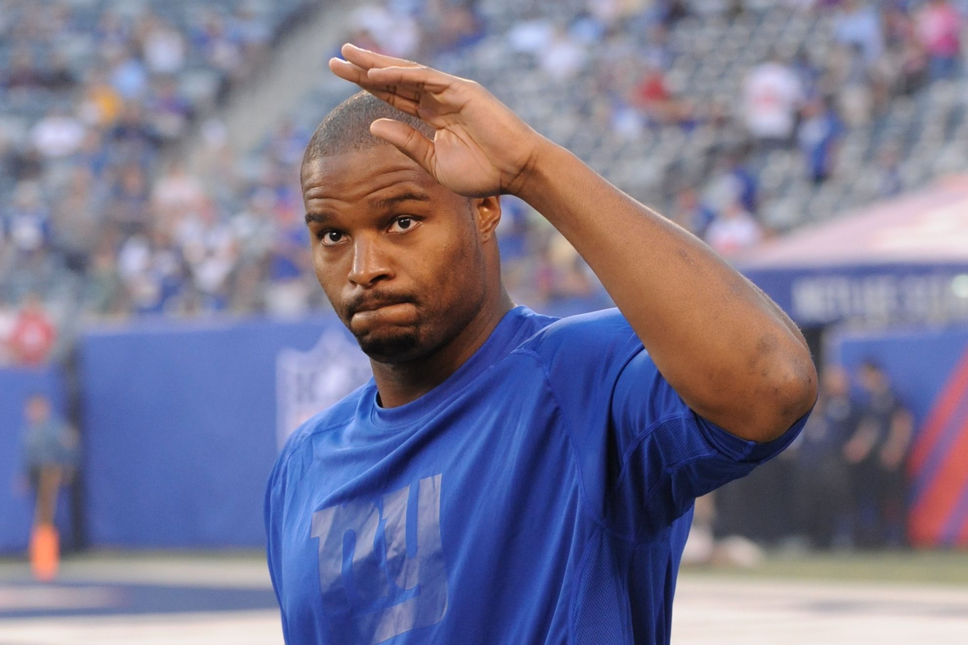 Osi Umenyiora retires after signing one-day contract with New York