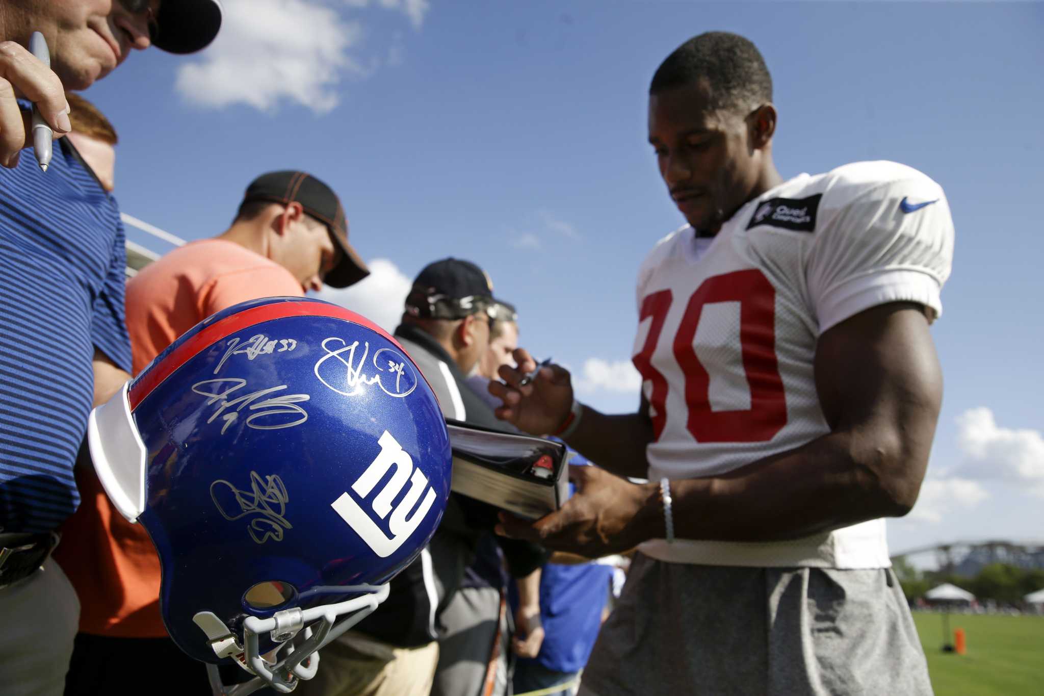 Victor Cruz autographed Mini Helmet (UMASS)