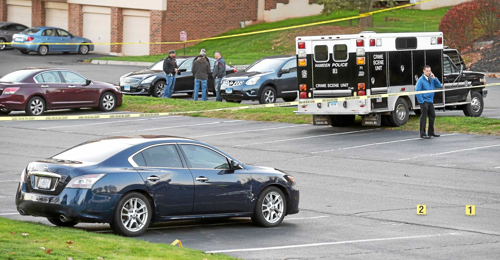 2 men found shot to death in car in Hamden