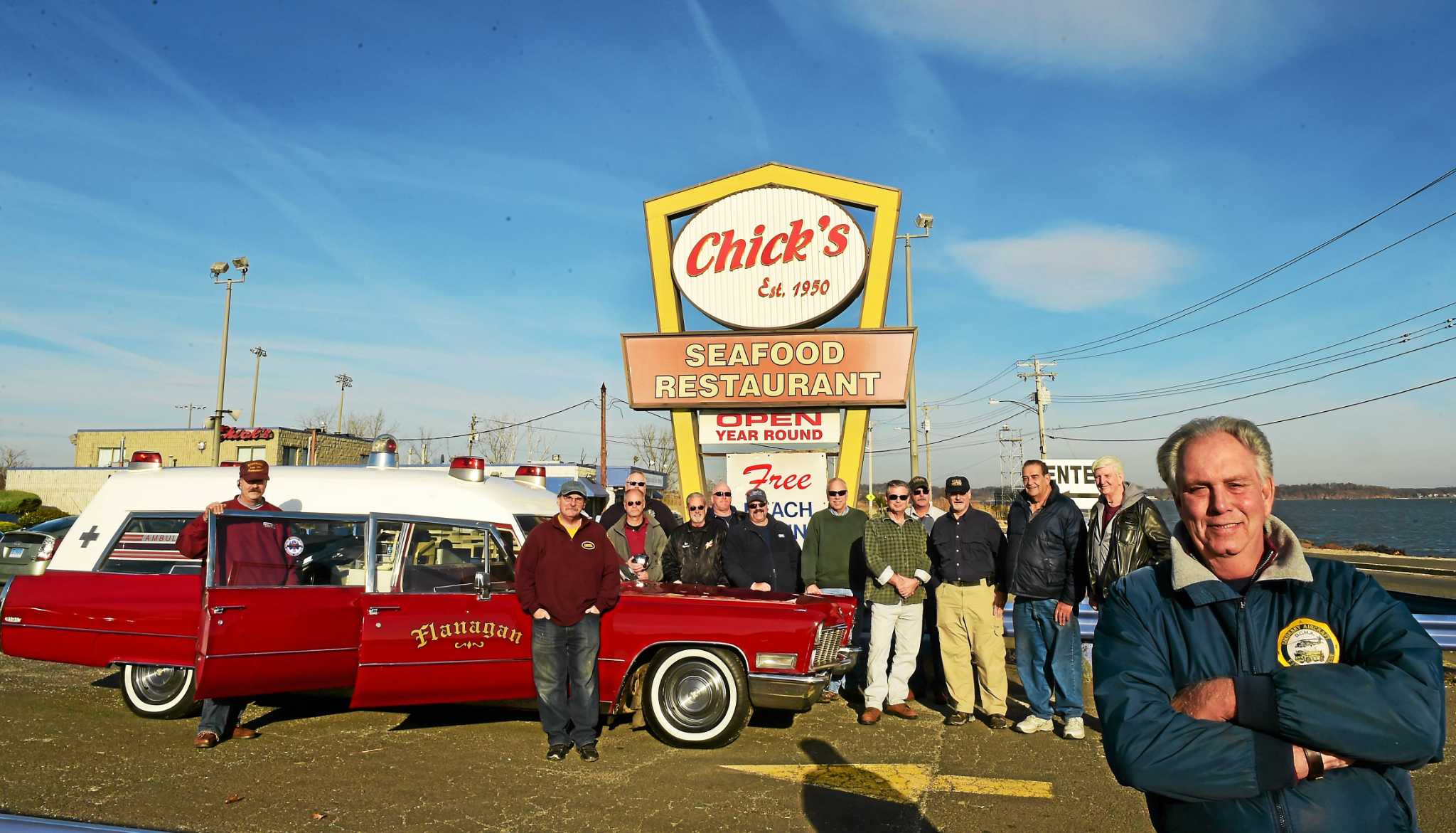 On final day for Chick’s in West Haven, old friends reminisce