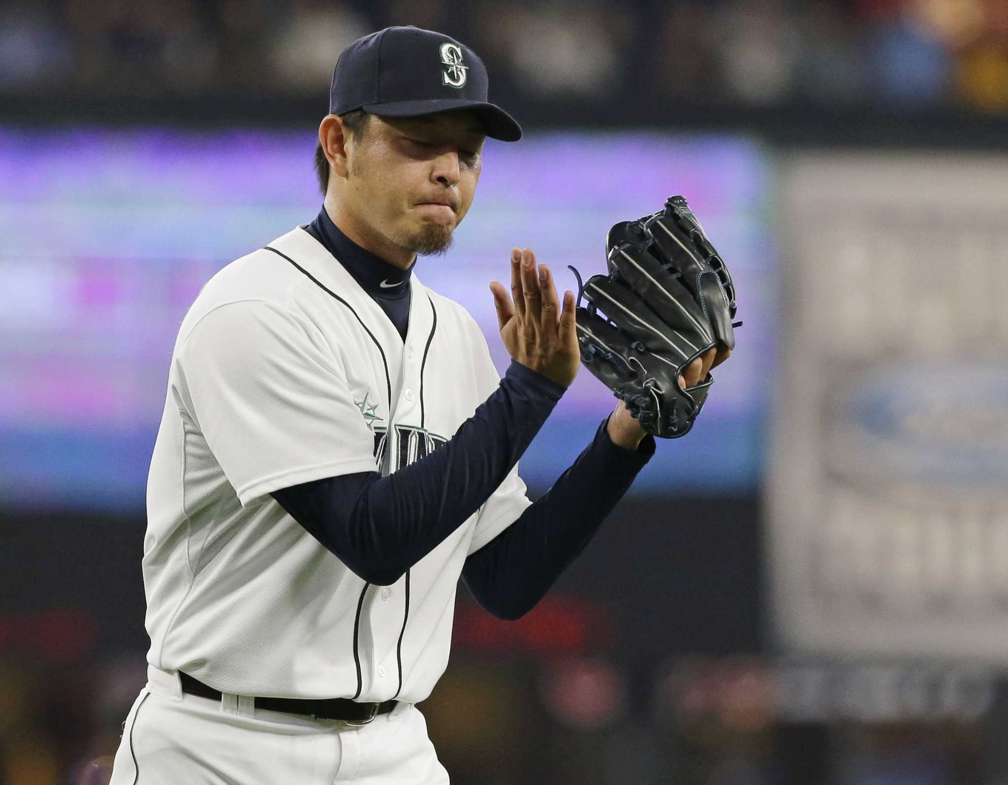 Hisashi Iwakuma: Mariners pitcher tosses 4th no-hitter of 2015