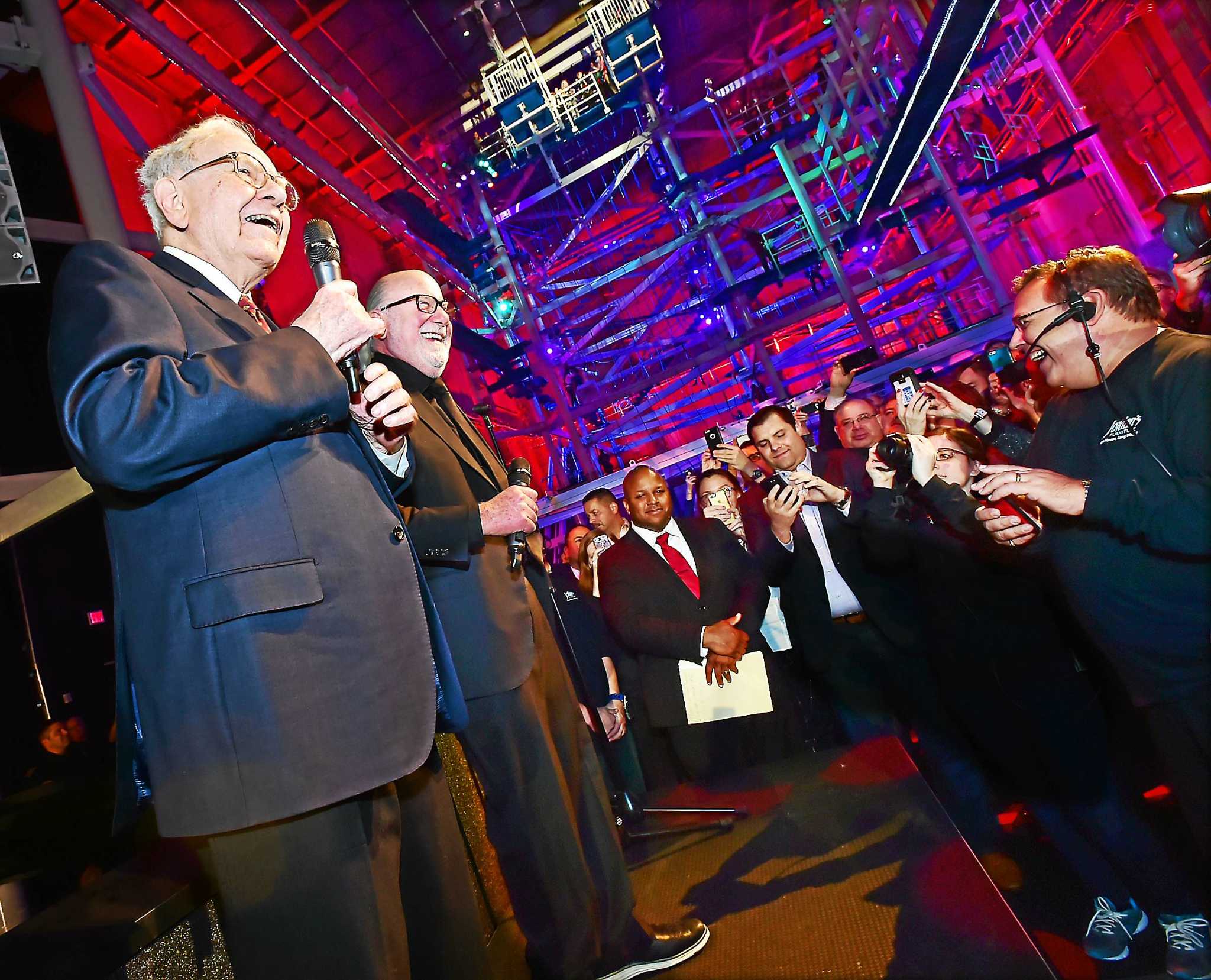 Jordan’s Furniture brings Buffett, ziplines and hooplah to New Haven