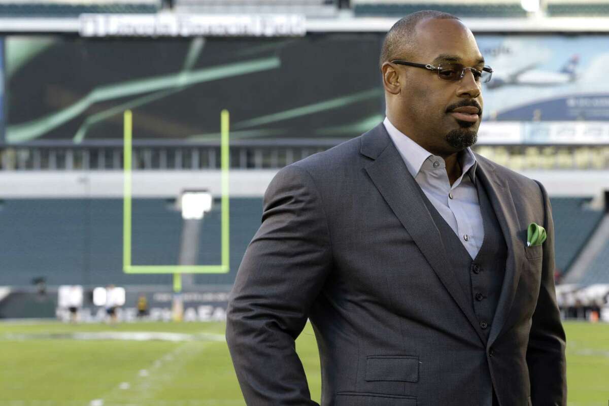 Donovan McNabb has been arrested again in Arizona on suspicion of driving while under the influence.
