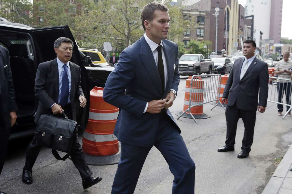 New England Patriots quarterback Tom Brady arrives at Federal court, in New York, Monday, Aug. 31, 2015.