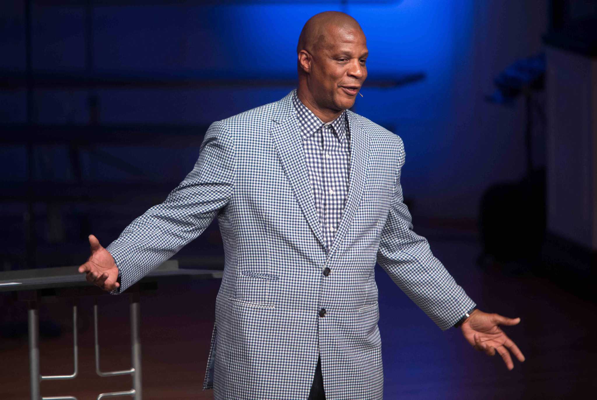 Mets great Strawberry goes deep with stories of faith