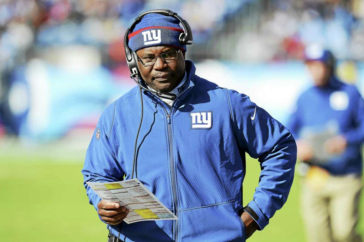 The New York Giants fired defensive coordinator Perry Fewell on Wednesday.