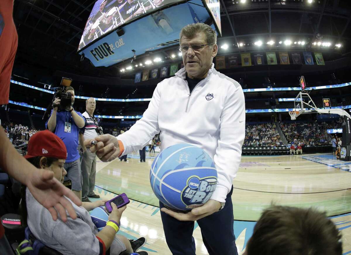 UConn head coach Geno Auriemma signed some autographs at the Final Four on Saturday in Tampa, Fla. But he made headlines on Wednesday when he called the state of men’s college basketball a joke. Register sports columnist Chip Malafronte says this is a case of the pot calling the kettle black, but the pot happens to be correct.