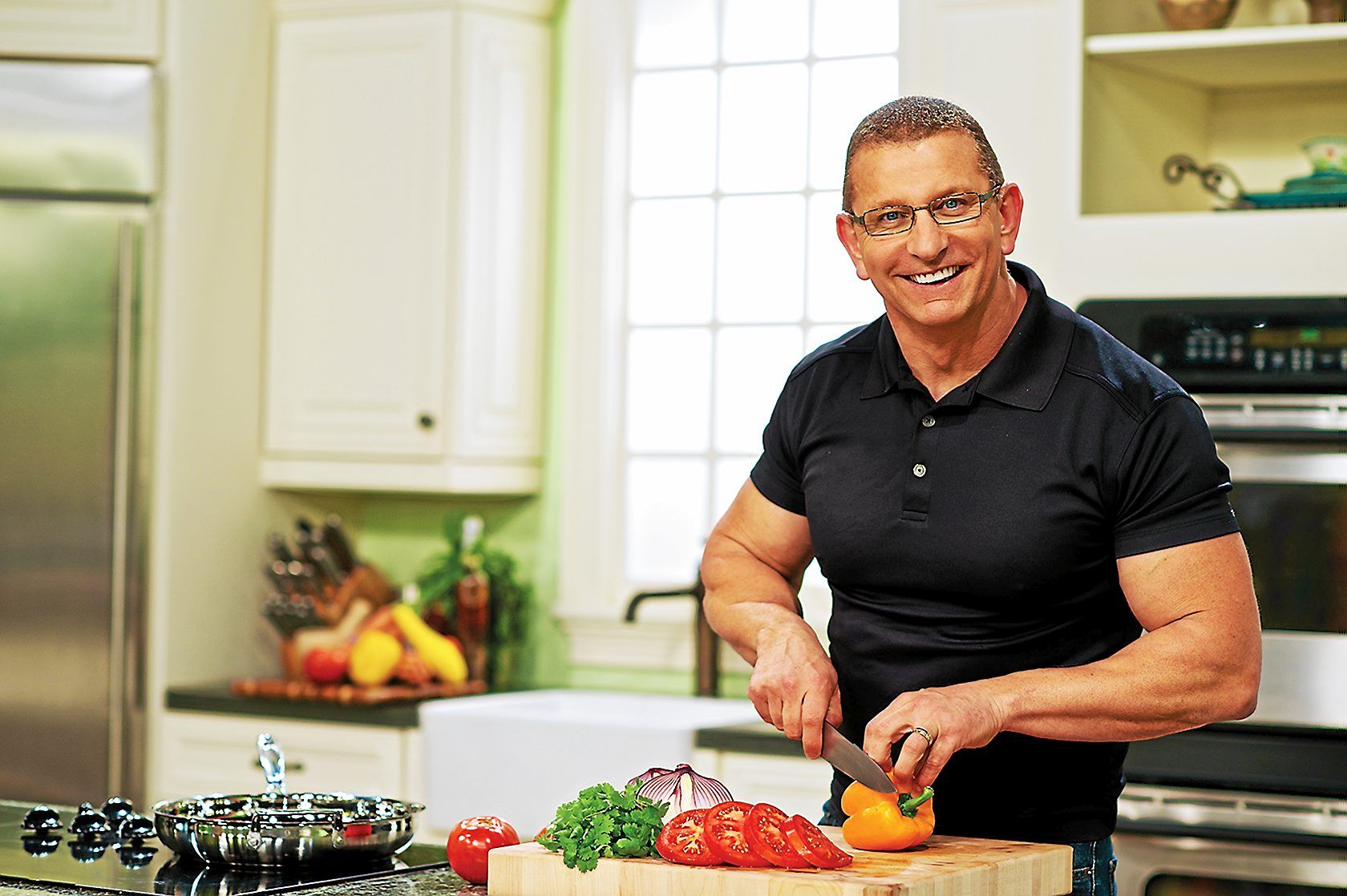 Celebrity chef Robert Irvine helps celebrate new Downtown