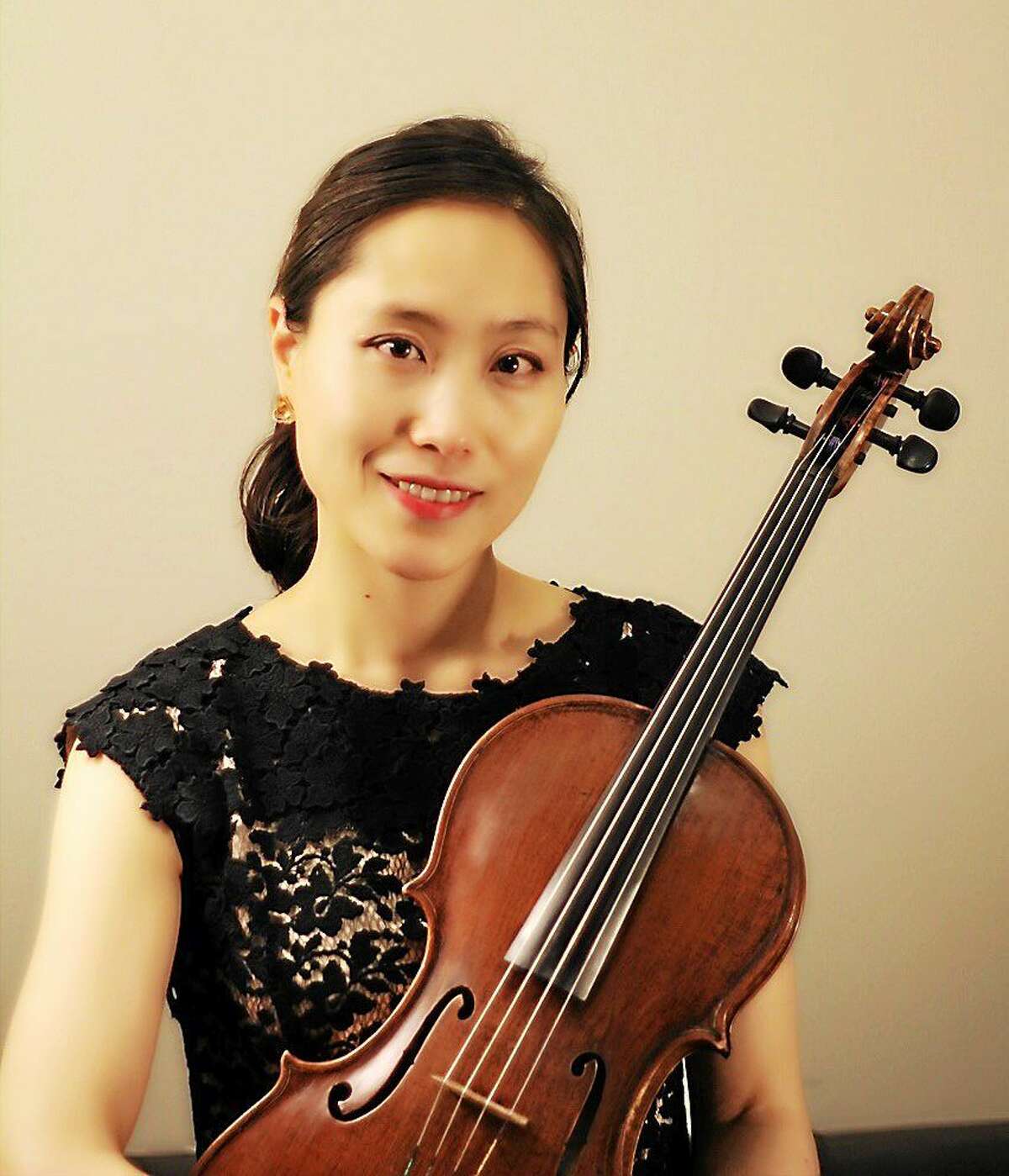Minjung Chun is a Yale Music School alum.