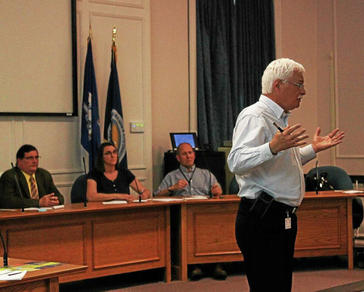 David Goodson of the United Illuminating Co. makes a presentation to West Haven residents during Wednesday’s information session at City Hall.