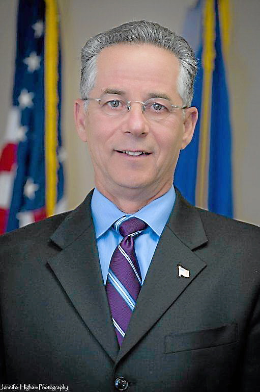 East Haven mayor suspends town engineer