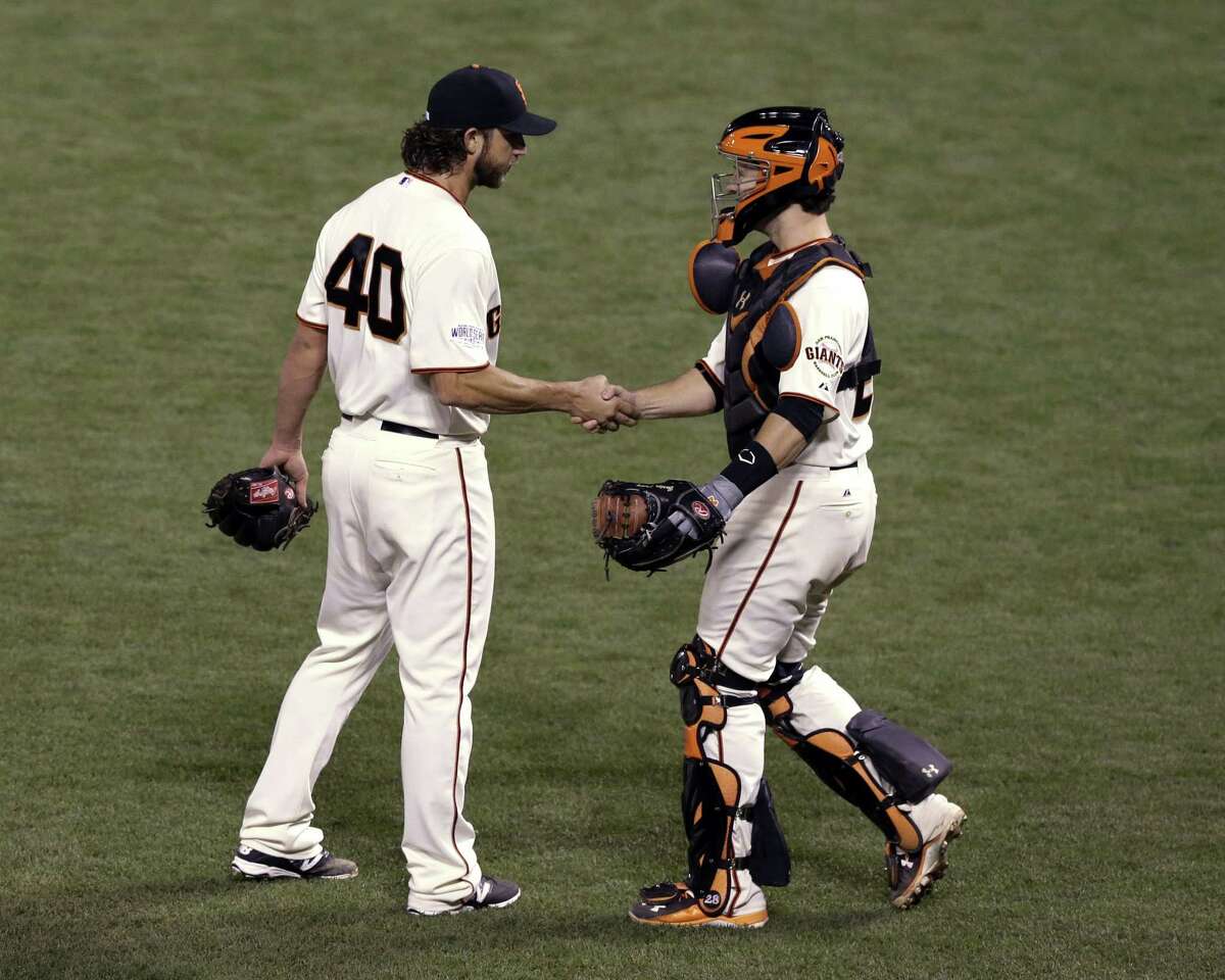 Bumgarner leads Giants past Royals