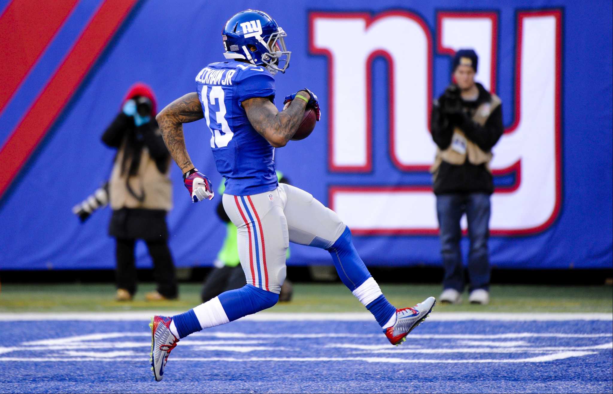 New York Giants Odell Beckham Jr. stands on the sidelines in the