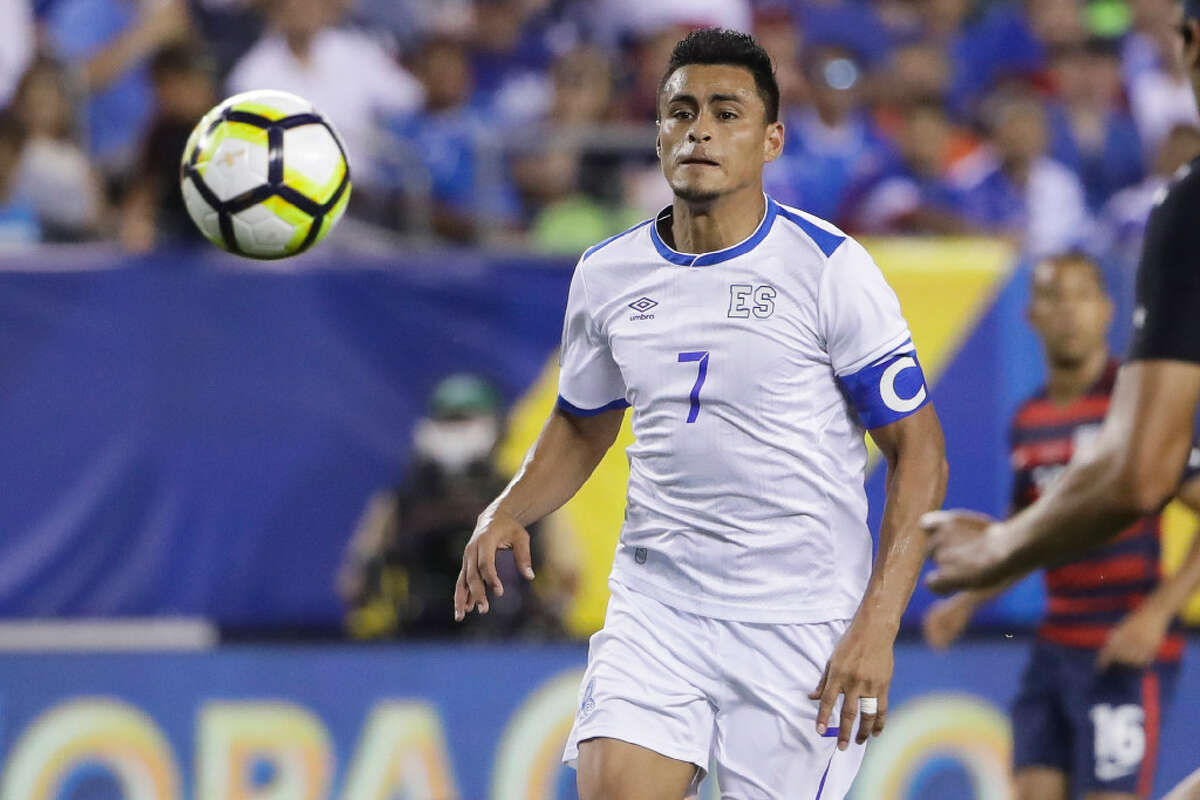 The Dynamo acquired El Salvador national team captain Darwin Ceren Friday in a trade with the San Jose Earthquakes.