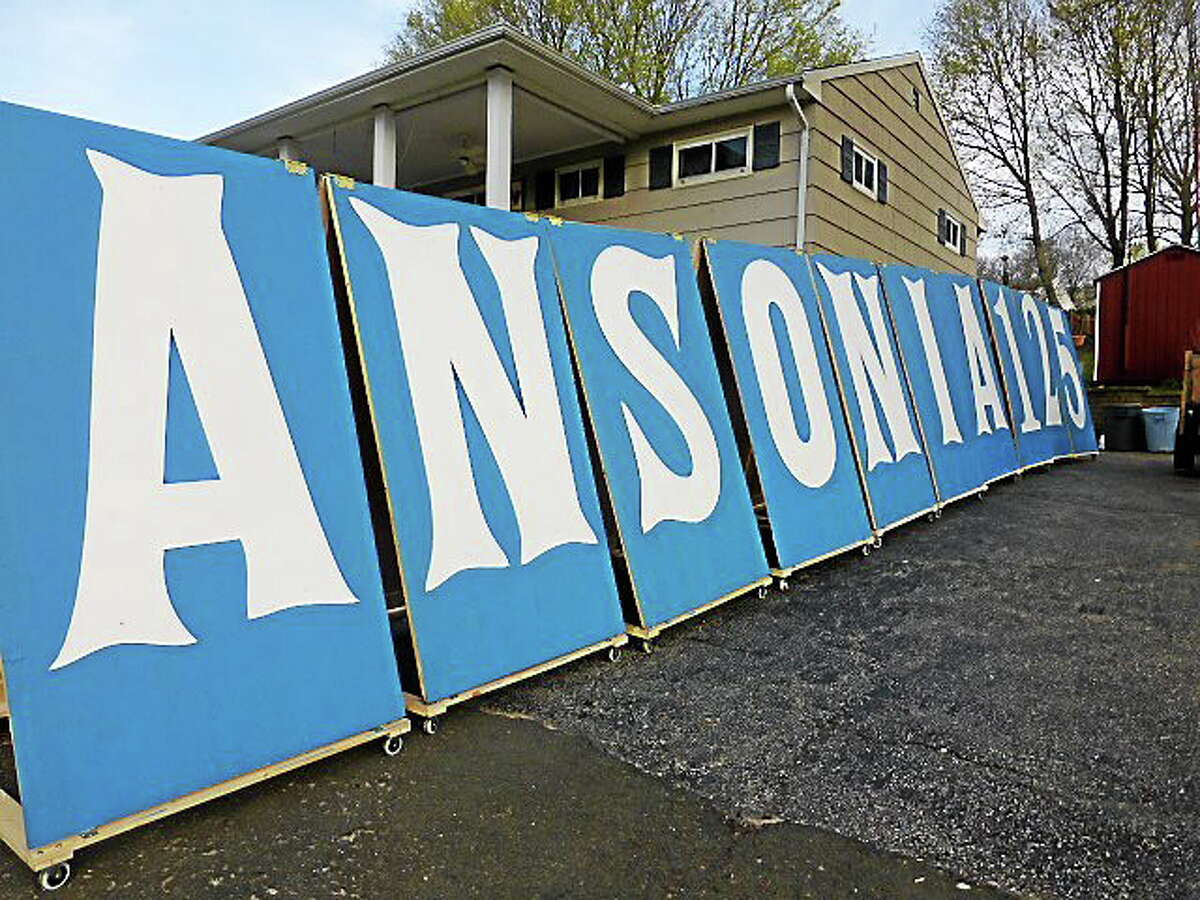 Ansonia 125th sign. (Patricia Villers ó New Haven Register)