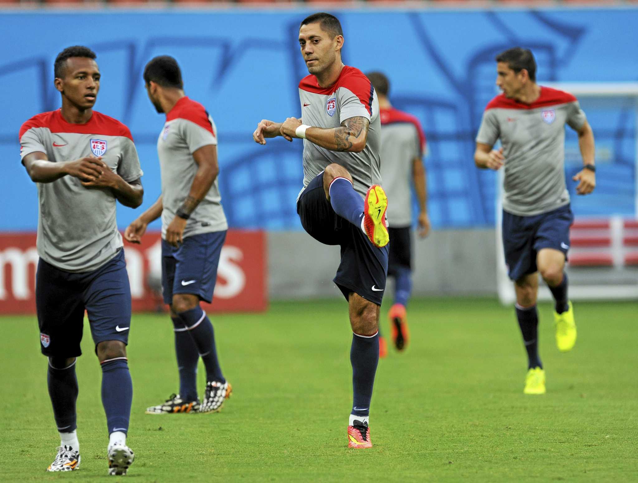 Clint Dempsey broke his nose but is expected to play vs. Portugal