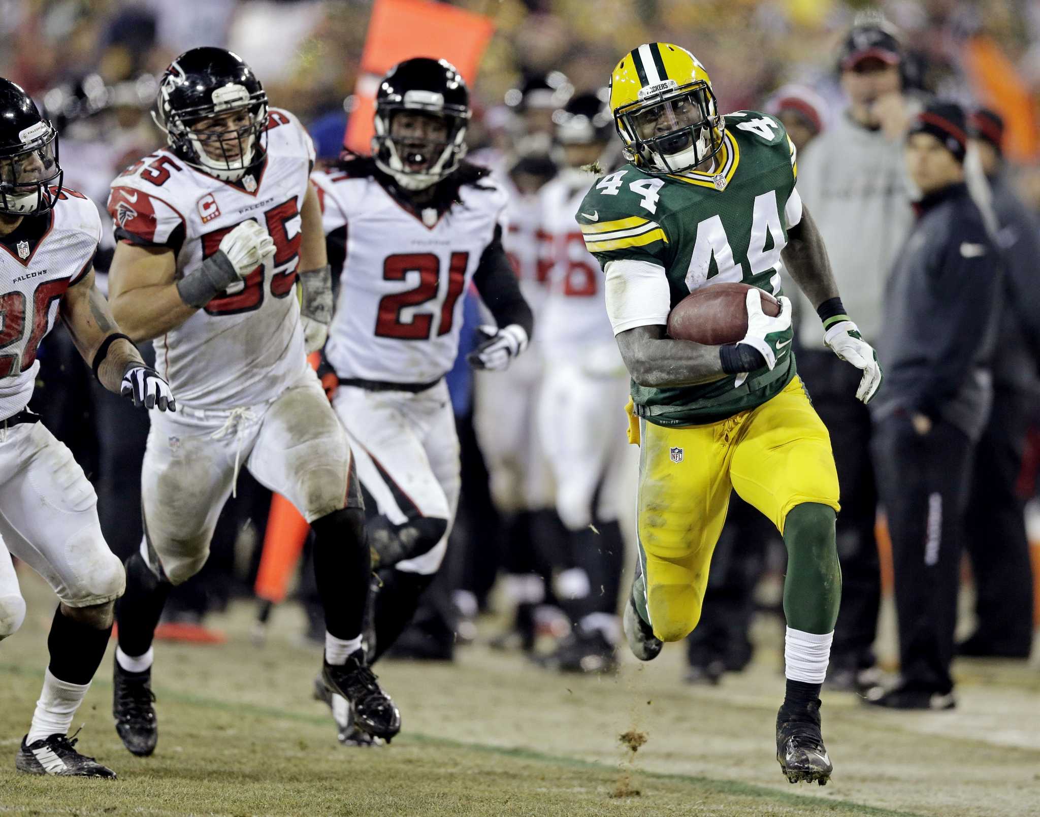 Packers Hold Off Falcons as Eddie Lacy Scores on a Run and a Catch