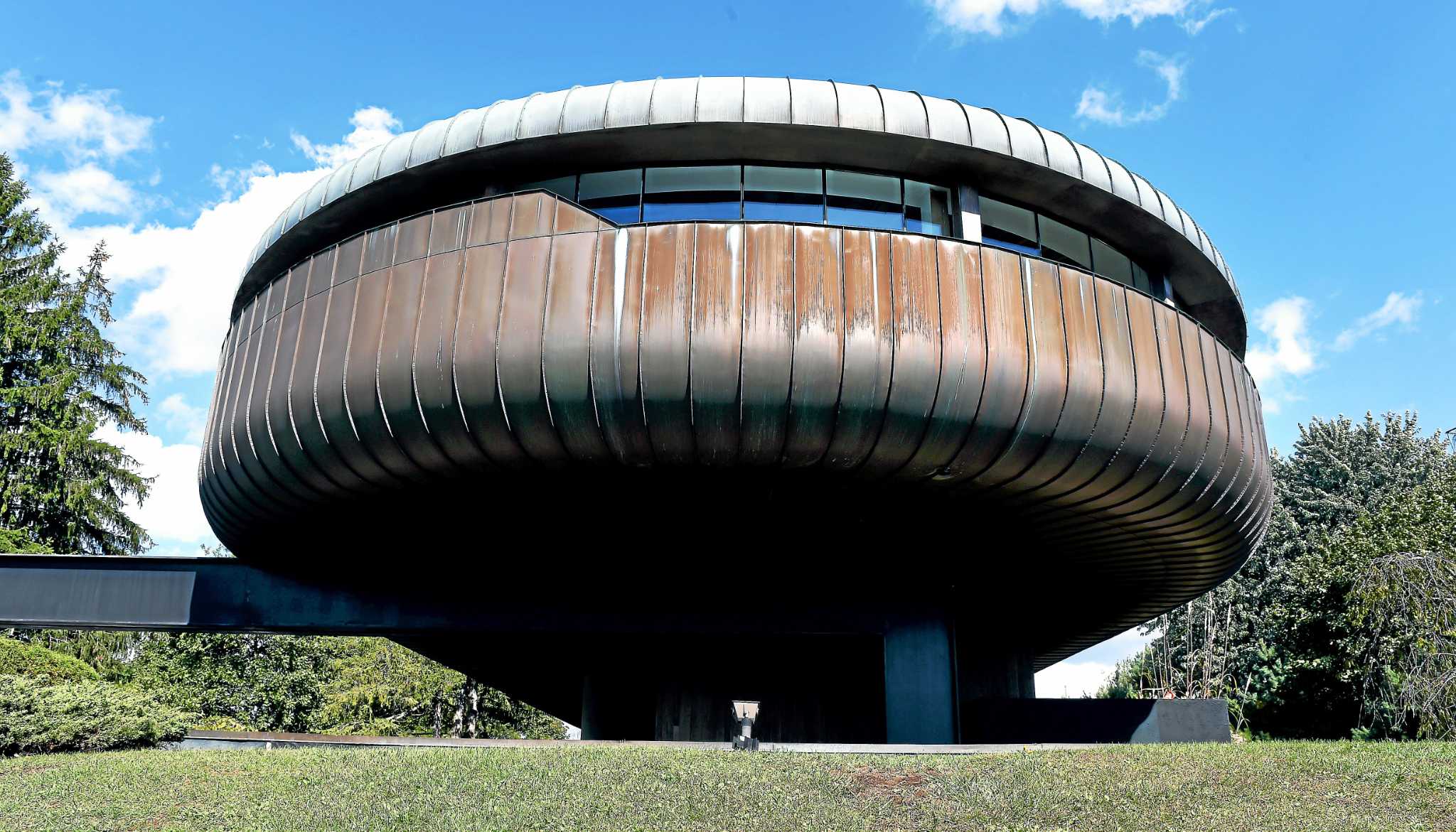 30 years later, Guilford architect reflects on controversial ‘spaceship