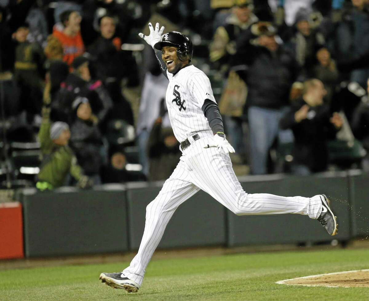 GORDON BECKHAM CHICAGO WHITE SOX ACTION SIGNED 8x10