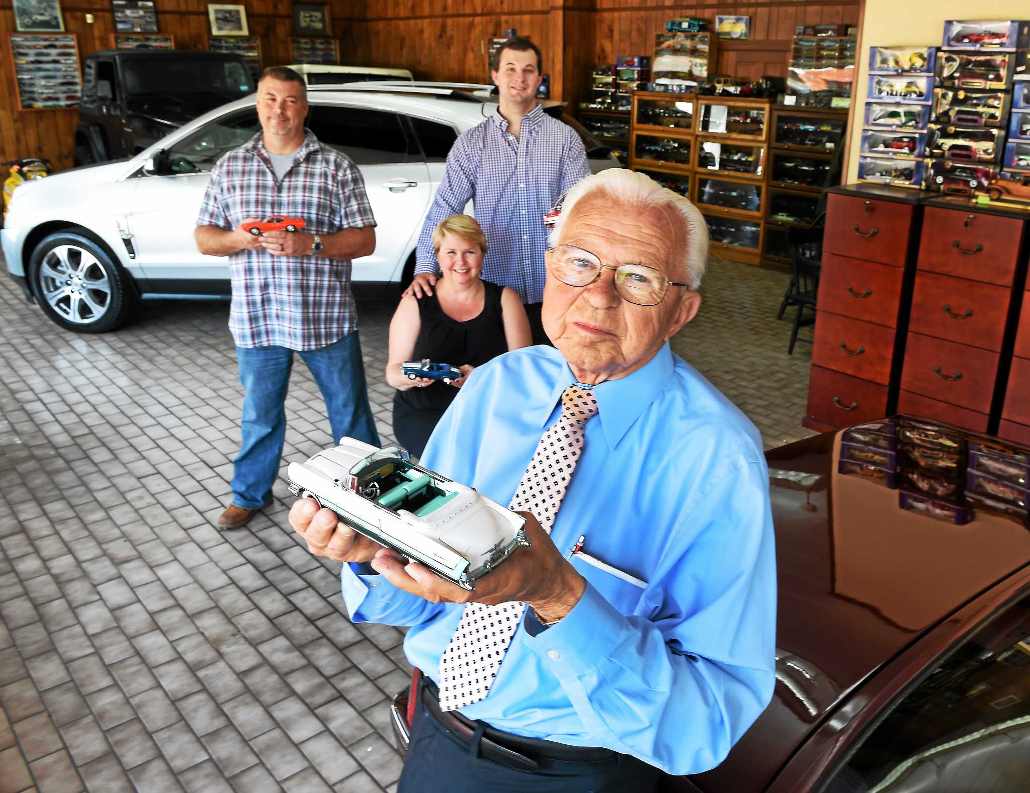 ‘Oldschool’ ways keeps Keating Bros. car dealership in Hamden thriving