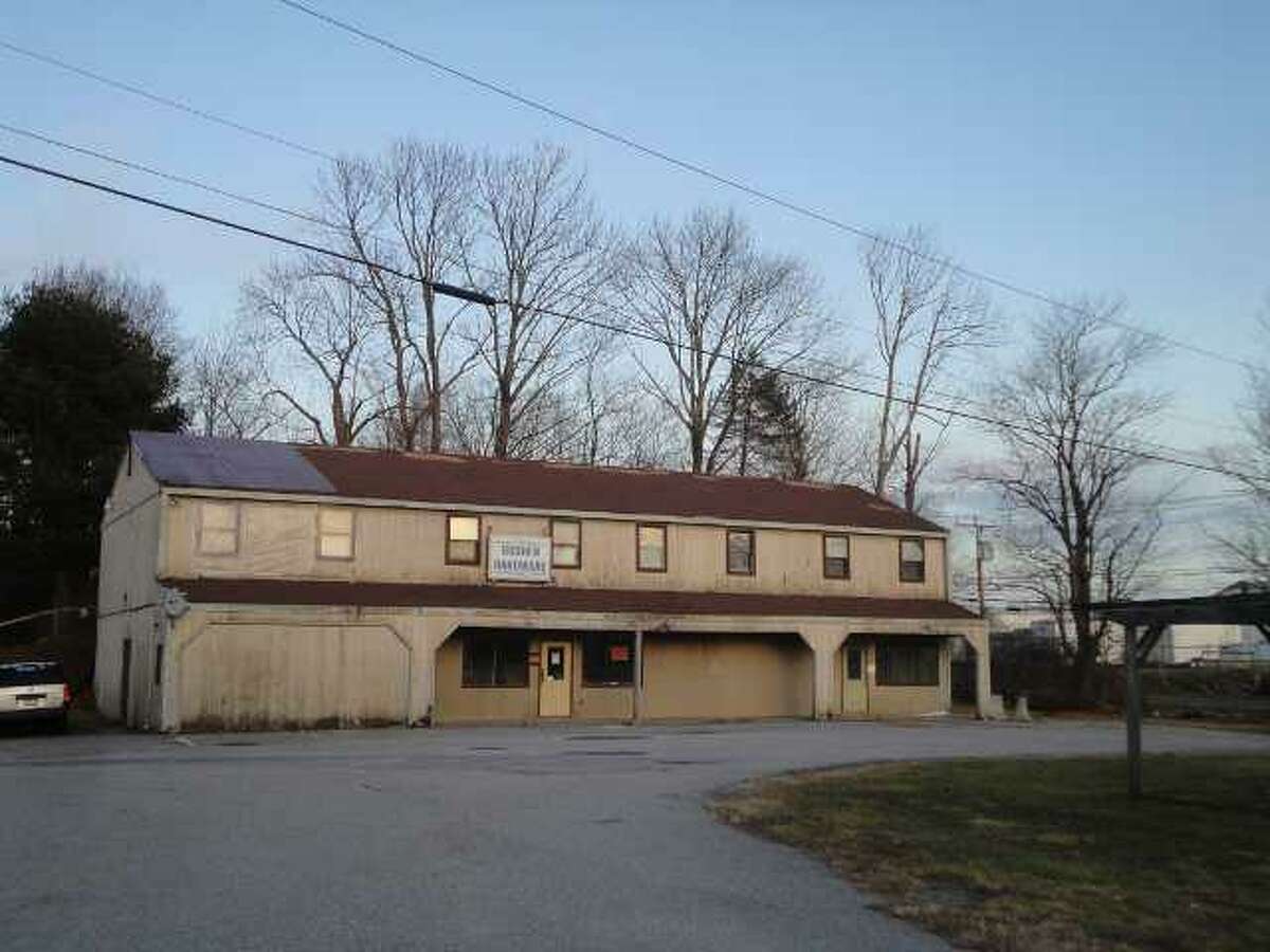 Goshen planning and zoning commission approves gas station, convenience