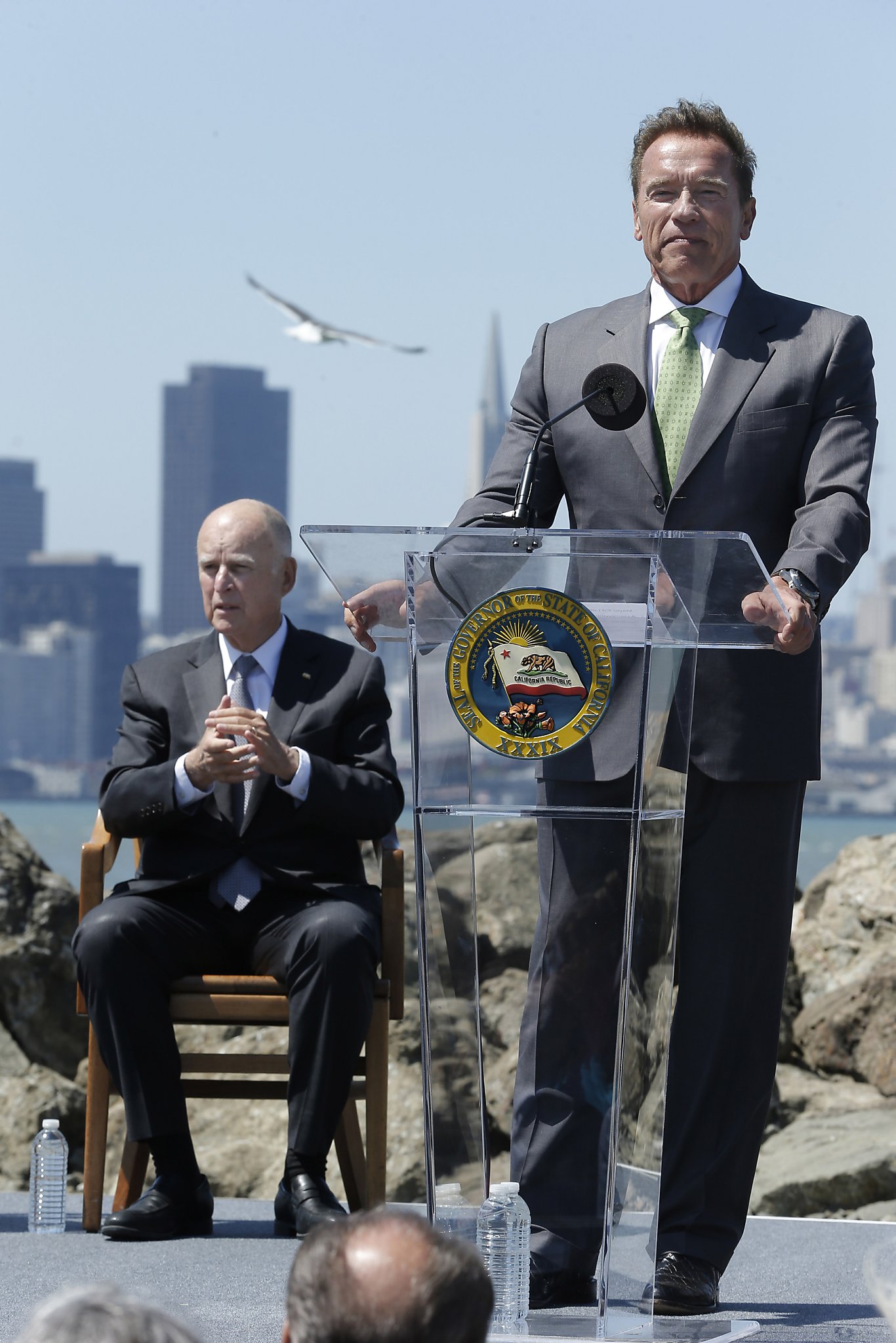 Arnold Schwarzenegger donates $100,000 to Jewish human rights charity