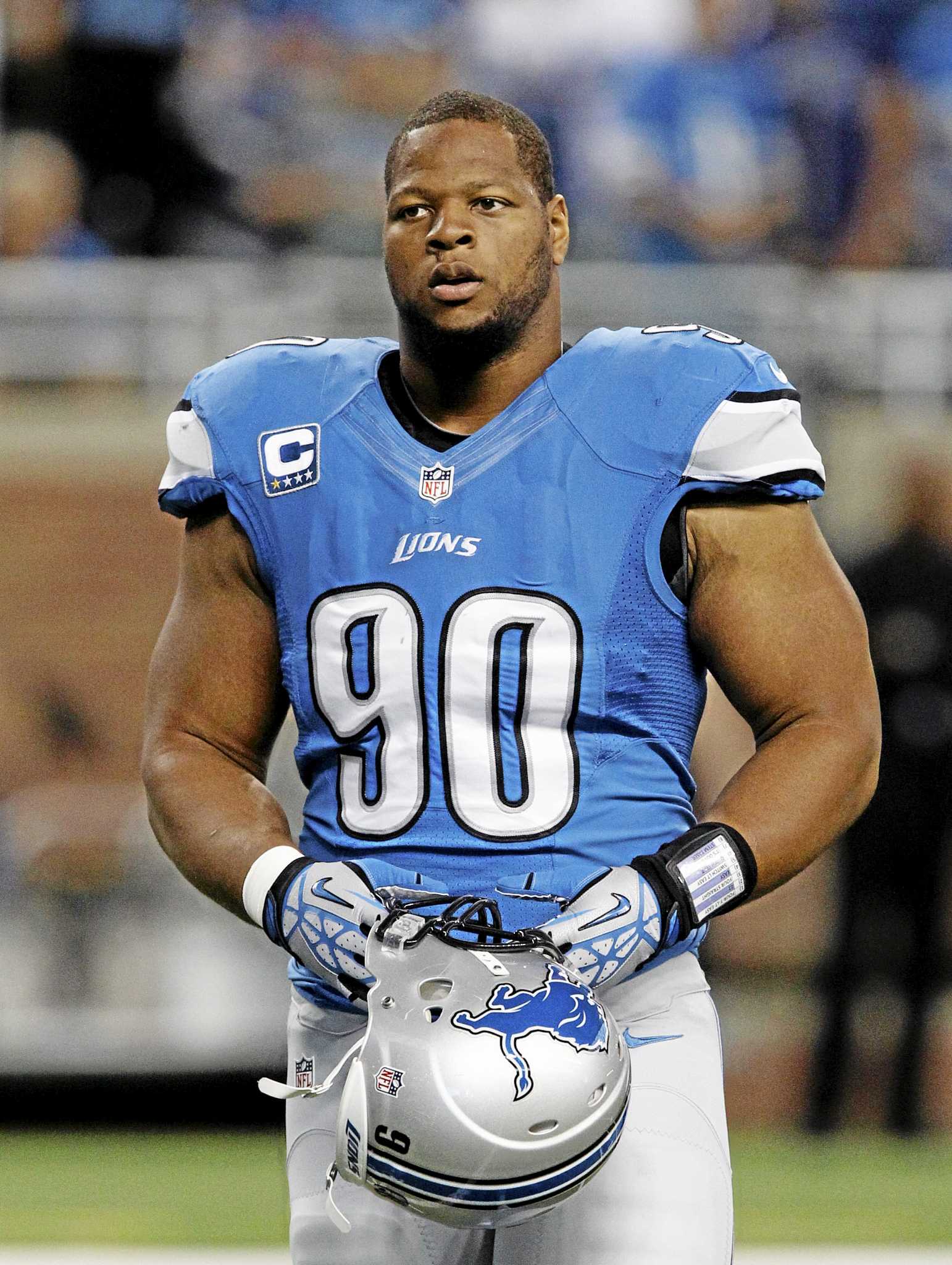 Suh slapped with $100K fine for illegal block