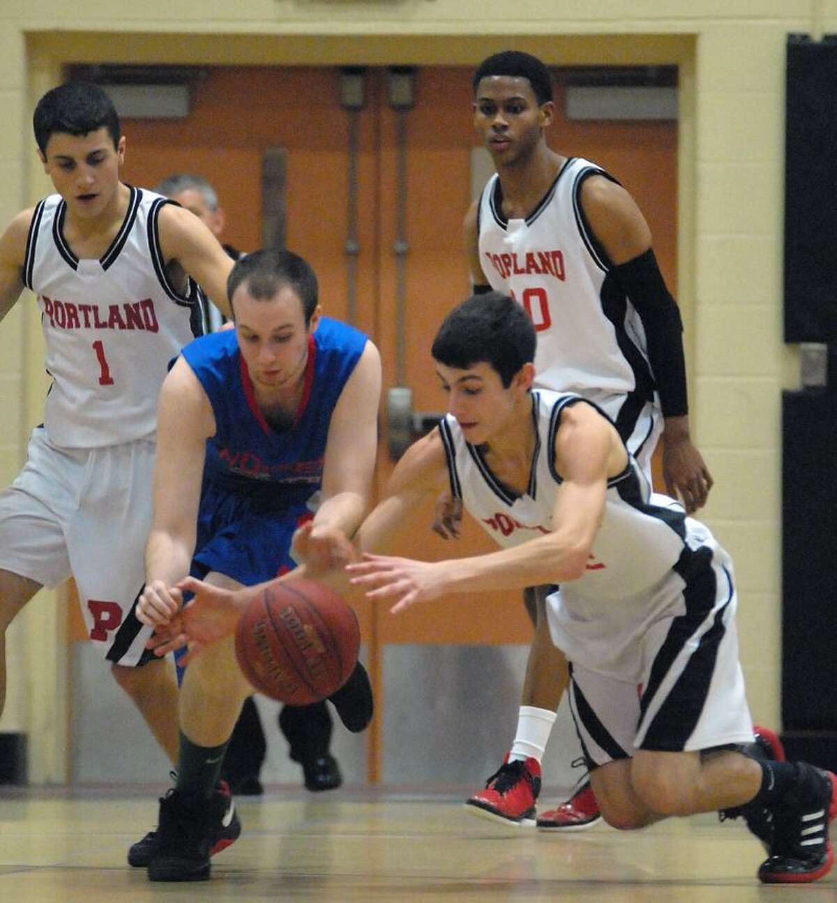 BOYS BASKETBALL ROUNDUP: Botteon, Hale-Ray sink Portland; Middletown ...