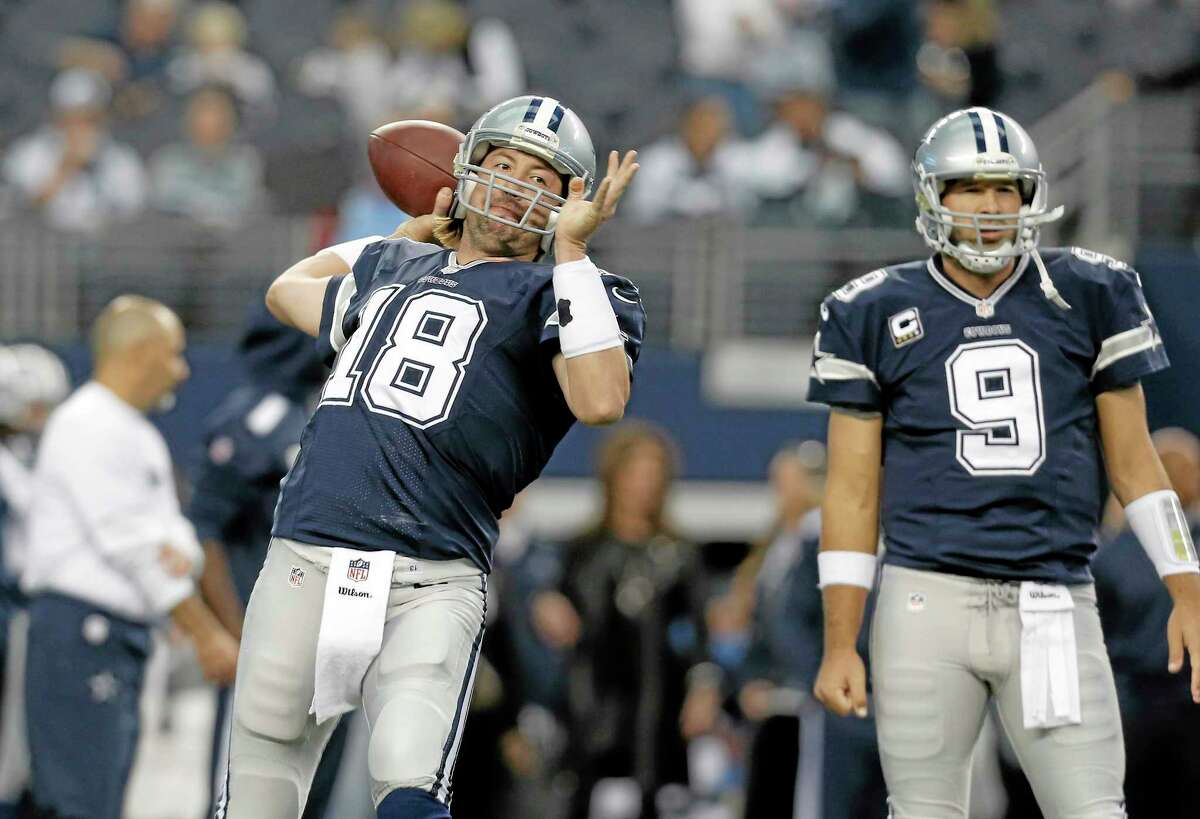 Kyle Orton (18) will start at quarterback for the Cowboys in Sunday’s showdown with the Eagles as Tony Romo (9) underwent back surgery on Friday.