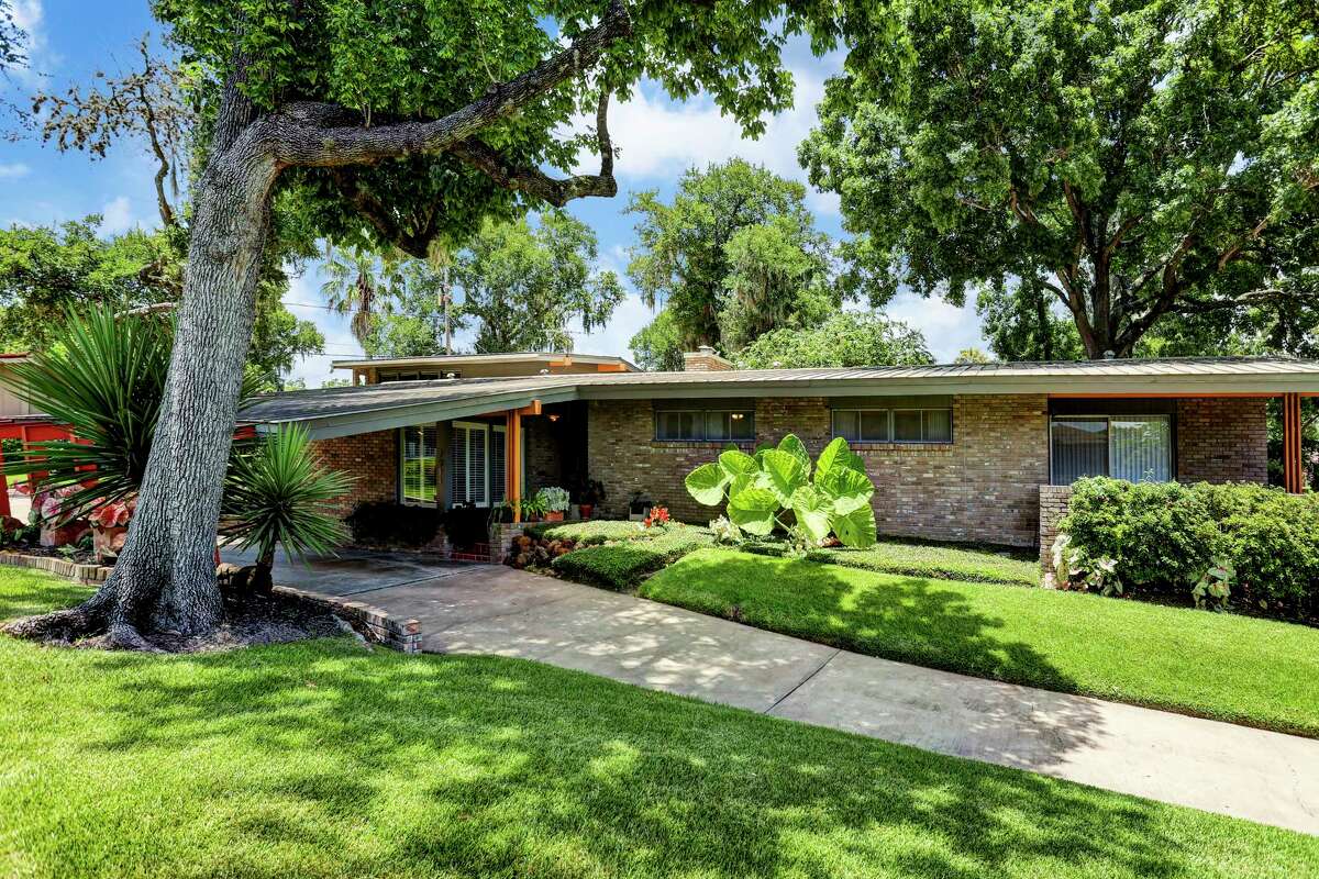 Glenbrook Valley still draws stylish visitors