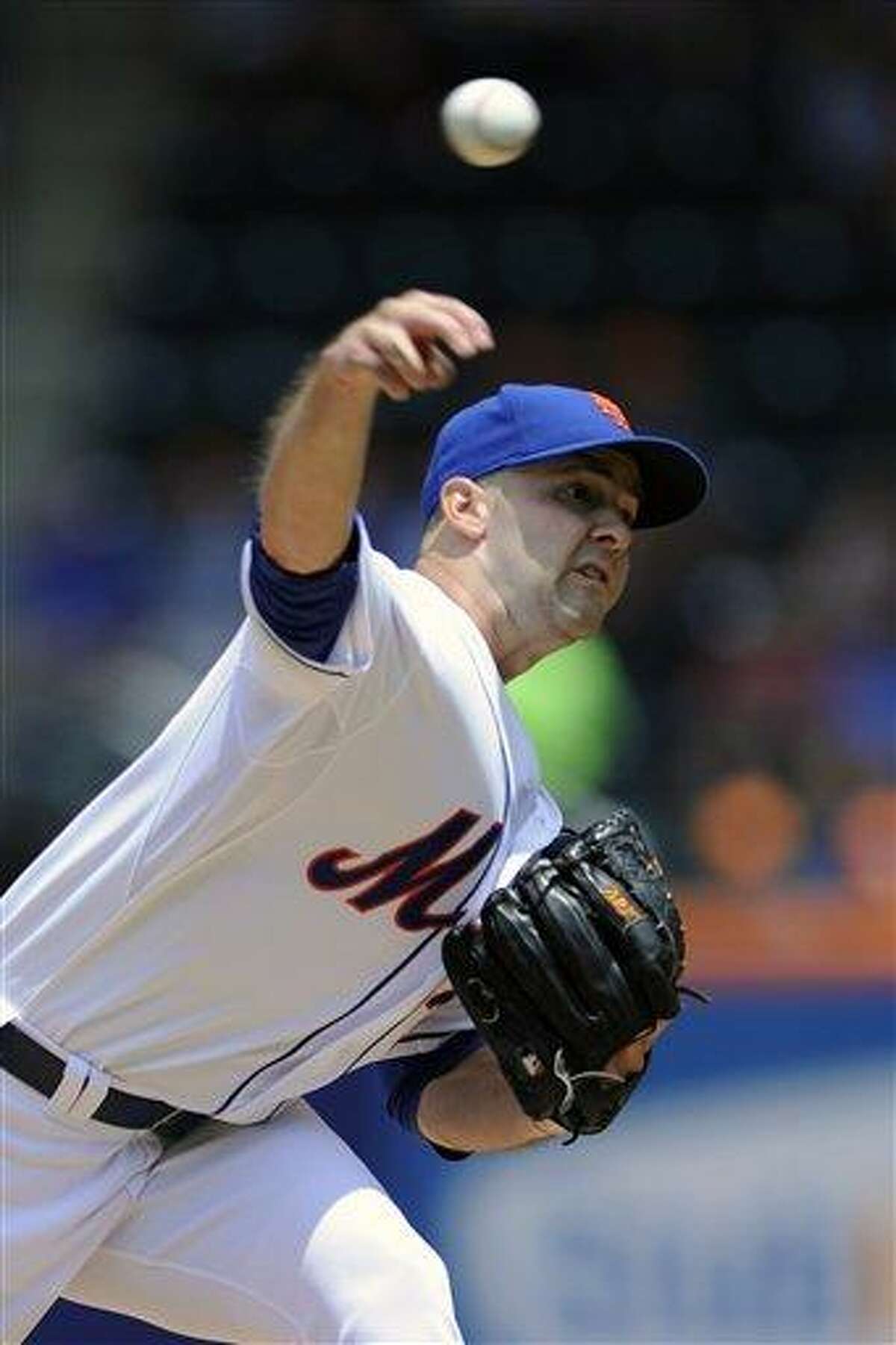 New York Mets pitcher Dillon Gee delivers the ball to the Washington Nationals during the first inning of a baseball game Saturday, June 29, 2013, in New York. (AP Photo/Bill Kostroun)