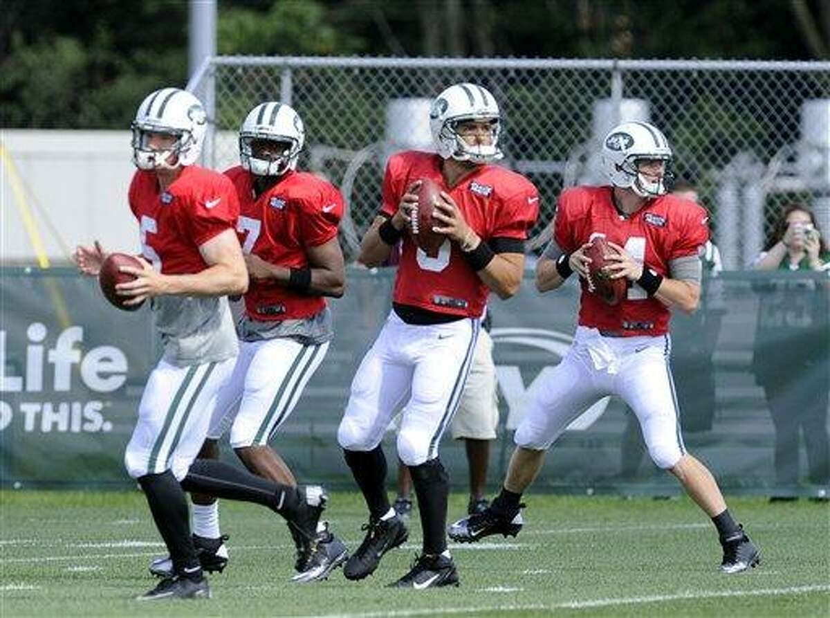 JETS: Mark Sanchez solid as Geno Smith struggles