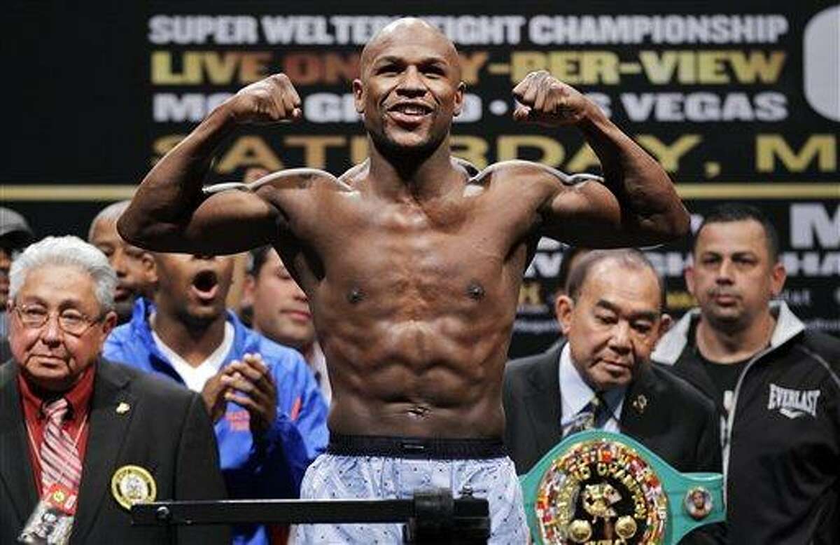 Mayweather dominates as career nears its close