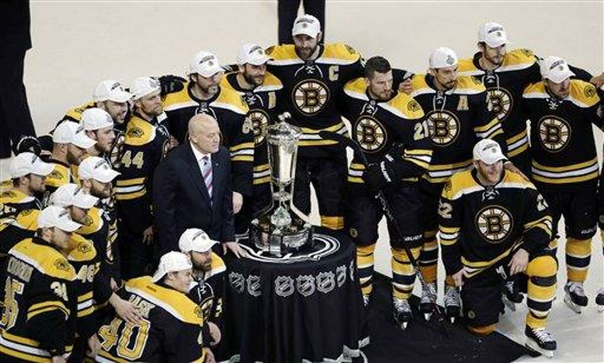 Hawks, Bruins set for NHL playoffs
