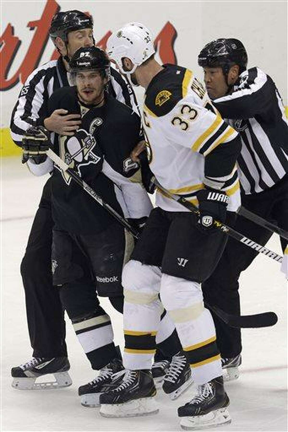 Penguins knock Senators around in Game 1