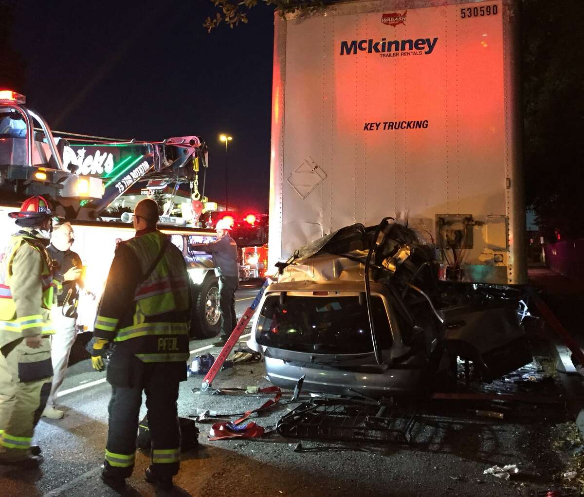 3 killed, 1 injured in early morning crash near Alderwood Mall