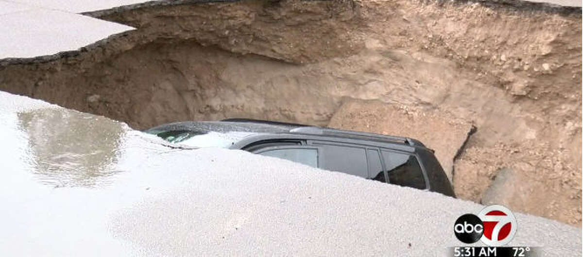 Scary El Paso Sinkhole Swallows Woman S Car With Her In It