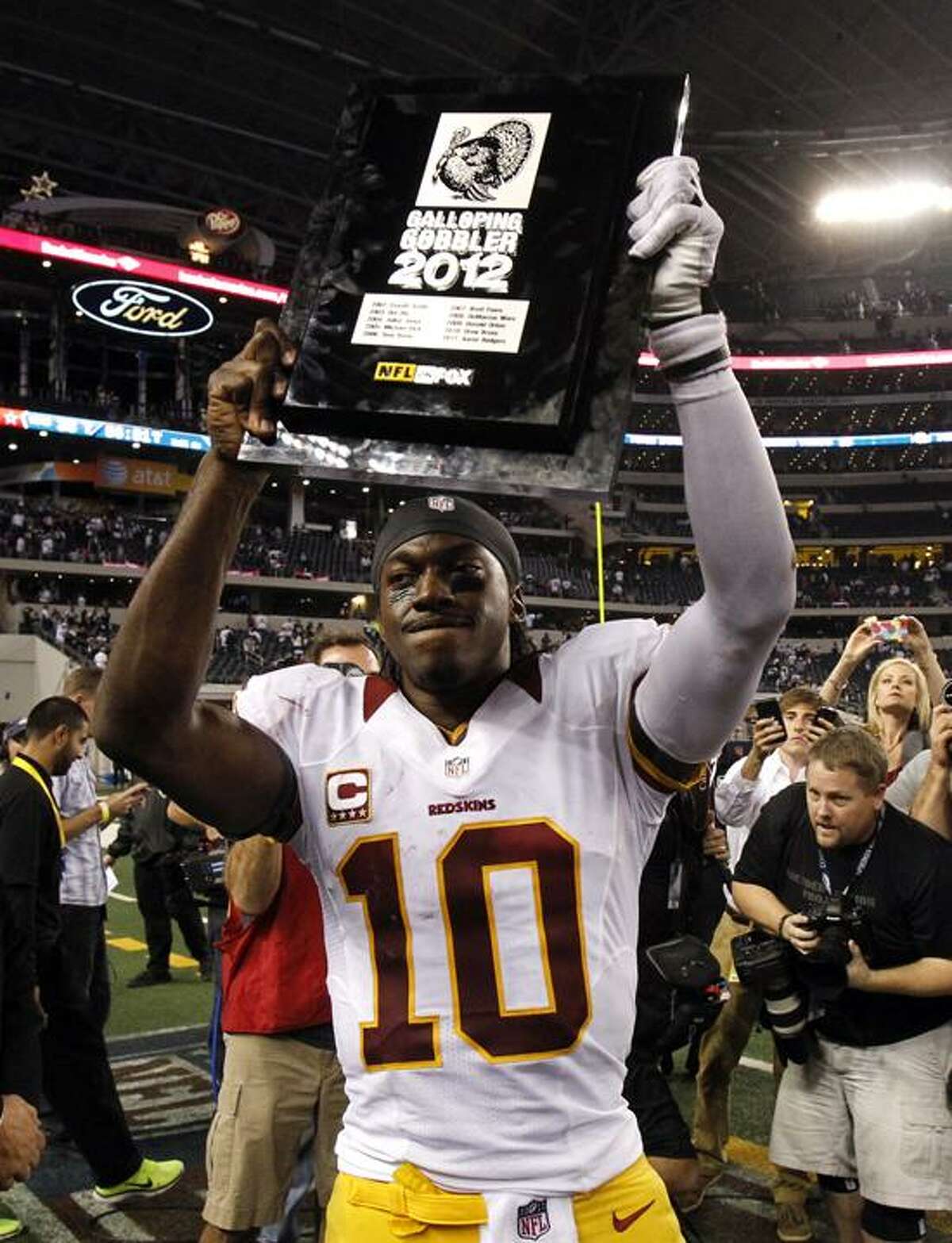 NFL: Robert Griffin III leads Redskins past Cowboys